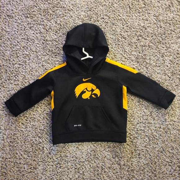 NIKE SIZE 12M BABY Unisex Black/Yellow DRI-FIT Authentic Iowa Hawkeyes HOODIE - Picture 1 of 5